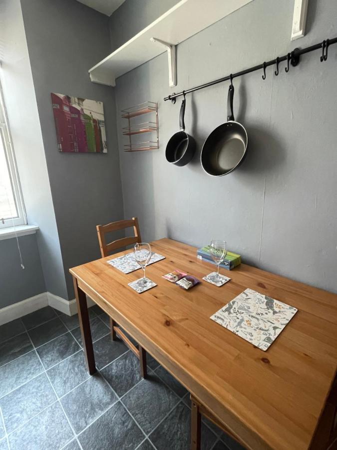 1 Bedroom Apartment In Old Town 에든버러 외부 사진